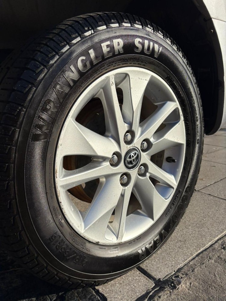 Toyota Innova Sr — foto 5